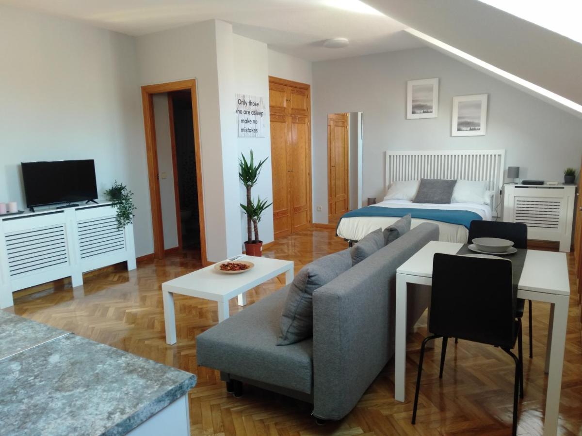 Airport Ifema Barajas Home Madrid Buitenkant foto