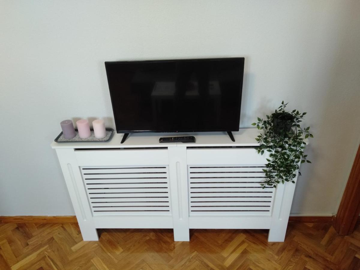 Airport Ifema Barajas Home Madrid Buitenkant foto